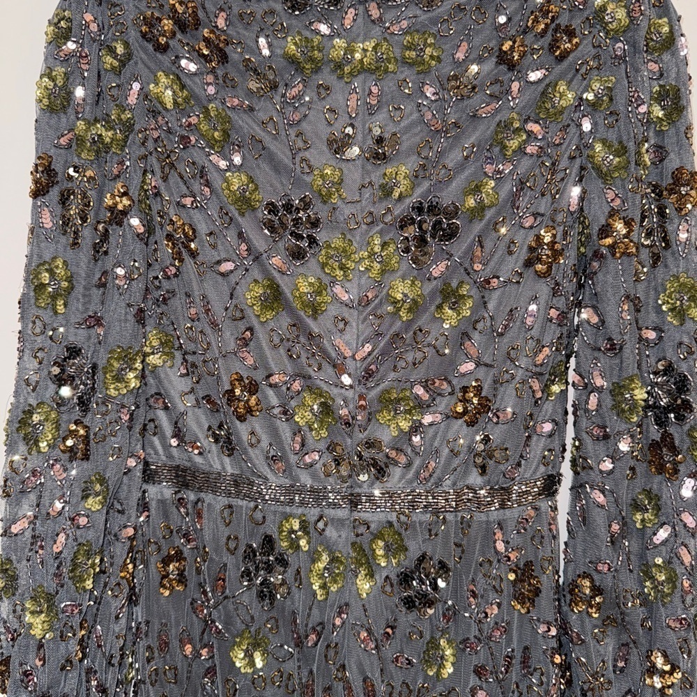 NWT | Mac Duggal 5571 Coal Long Sleeve V Neck Midi Dress
Size 4 - Picture 11 of 13